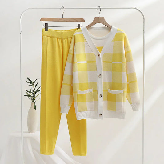 Zyrell | Women’s 3-Piece Plaid Knit Set